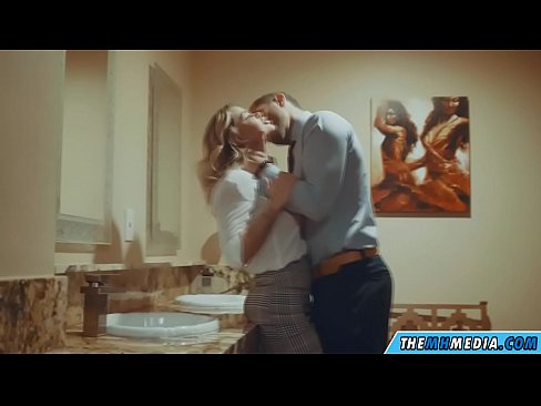 ❤️ 当一个胸大无脑的金发女郎在公共厕所里勾引你时 ❌ Sluts。at zh-cn.pornmega.ru